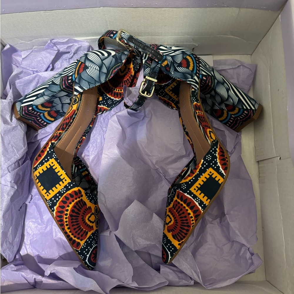 Women’s shoes size 7 Gianni Bini Multicolor Patterned Heels